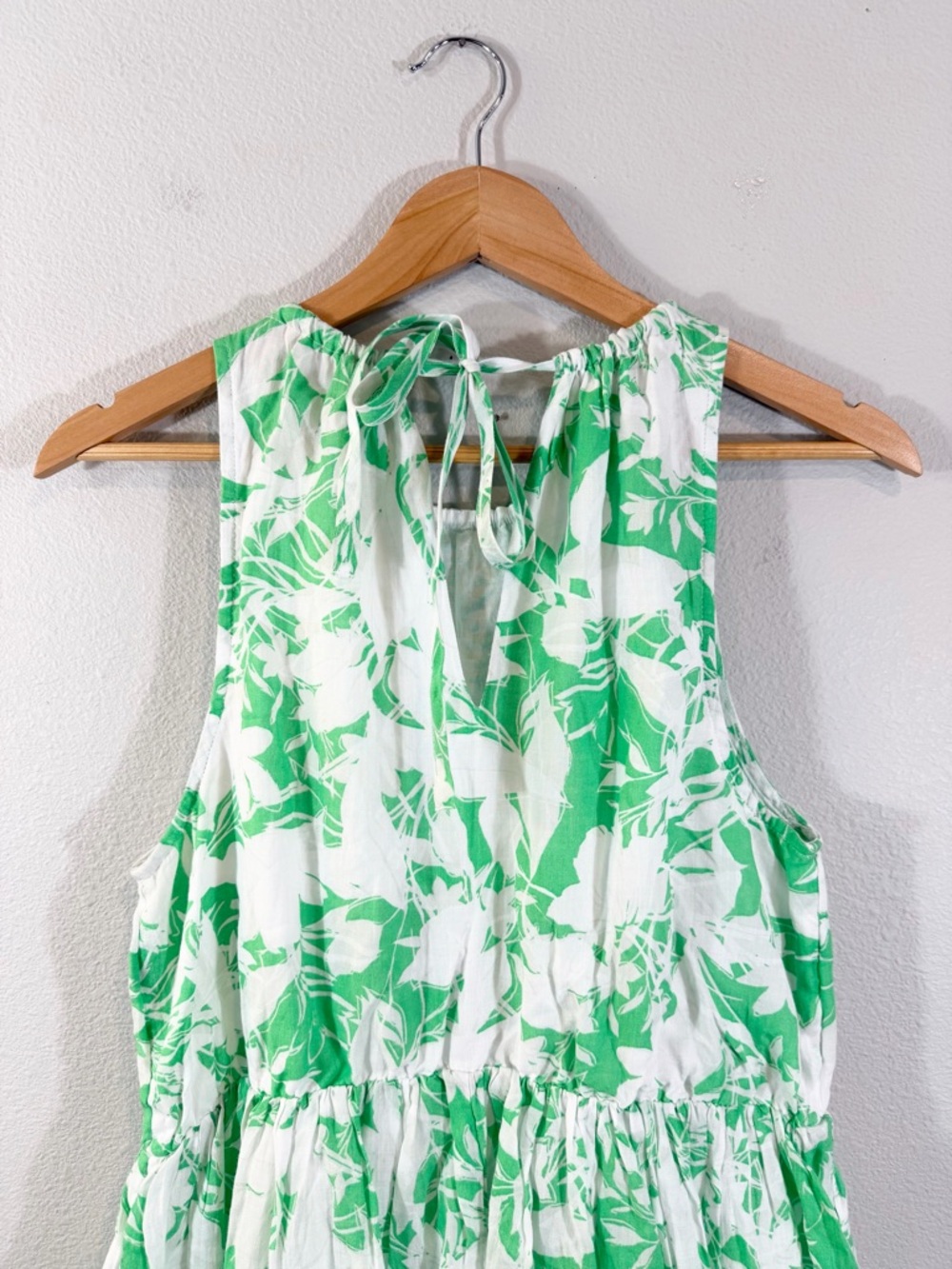 Caslon Green White Maxi Dress Size M Floral Print Racerback Tie Neck Tiered - Picture 10 of 12